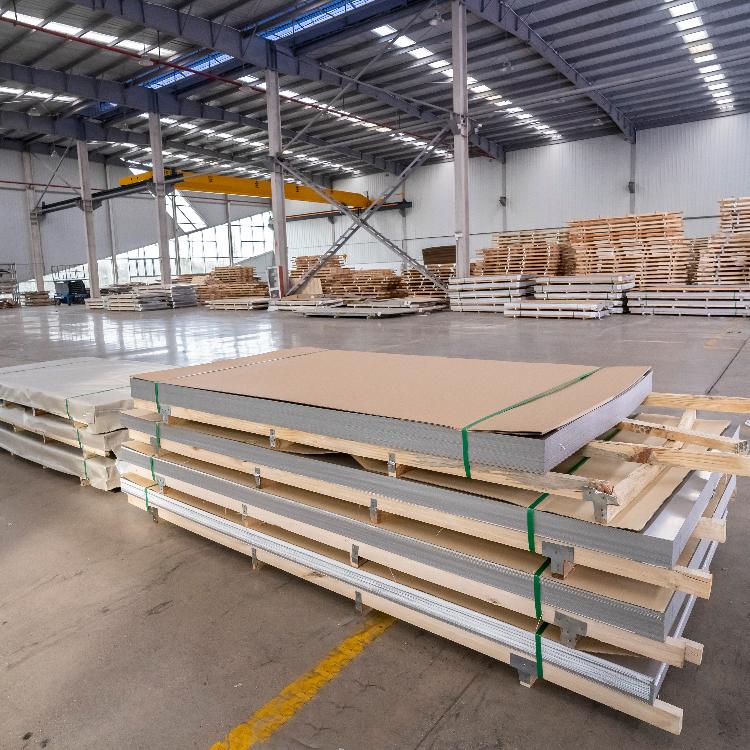 宽幅不锈钢板和普通不锈钢板的主要区别在于宽度和用途？